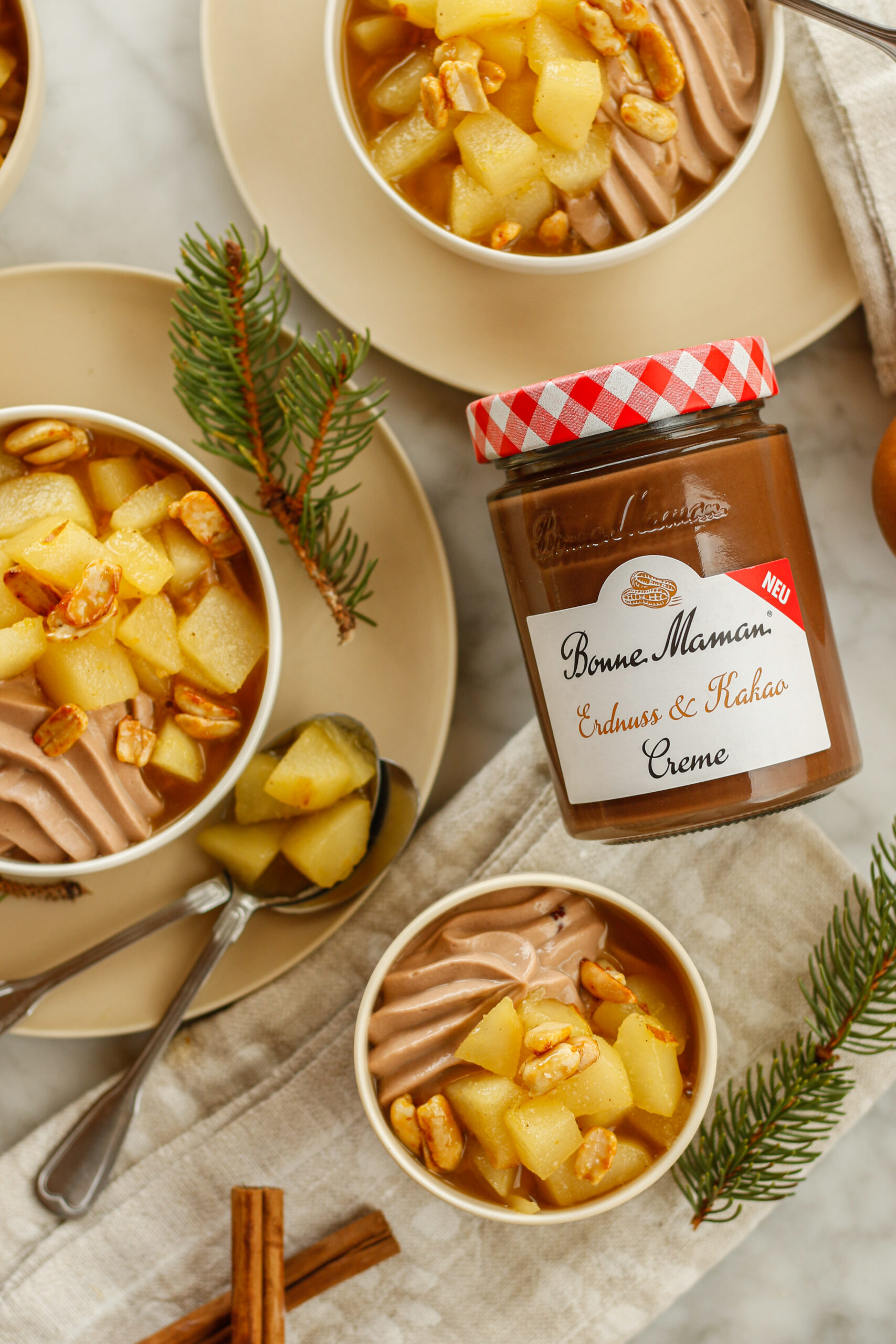 Ünnepi mogyoróvajas kakaókrém karamellizált körtével