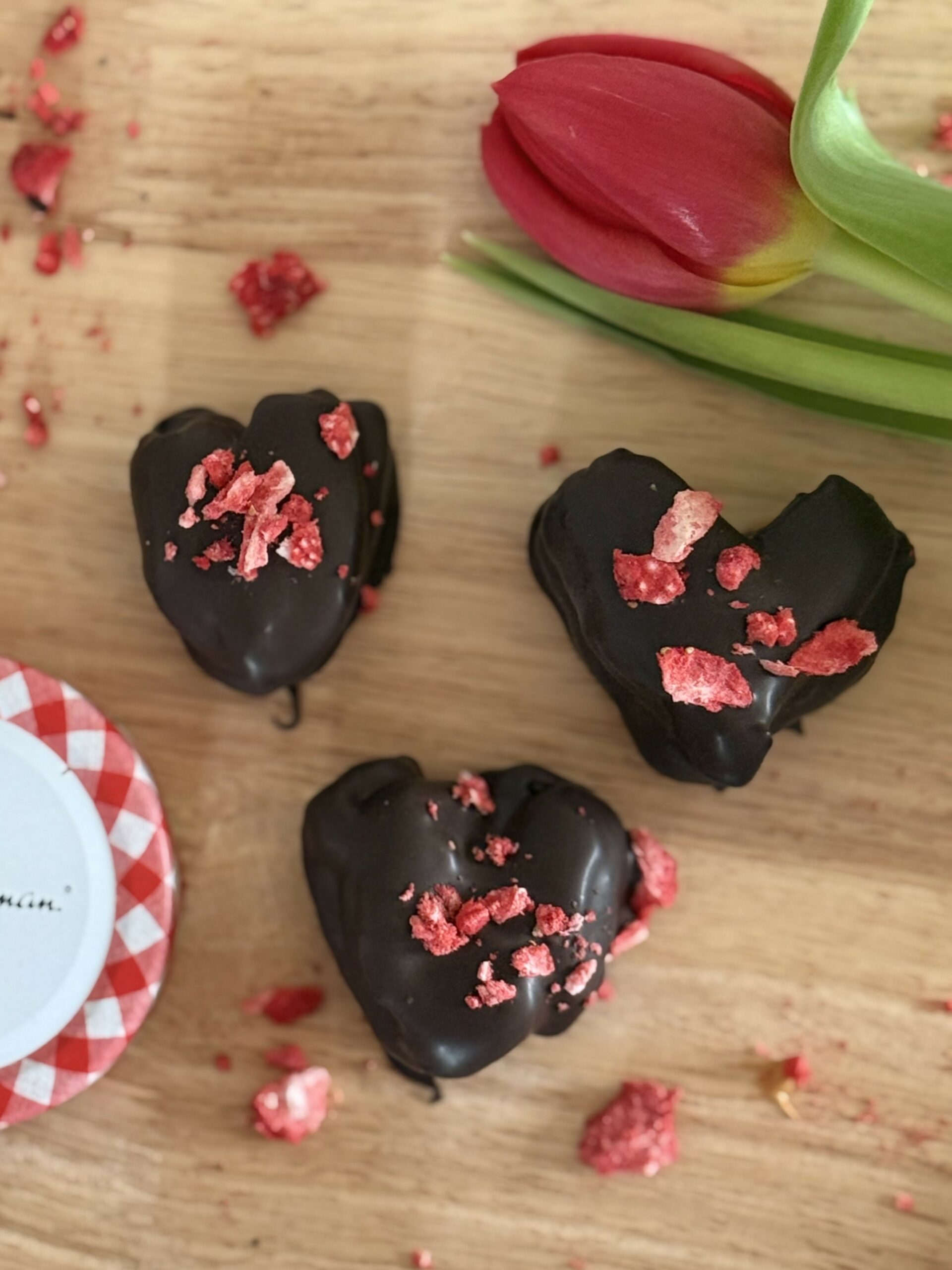 Datolya szívek Bonne Maman földimogyorókrémmel